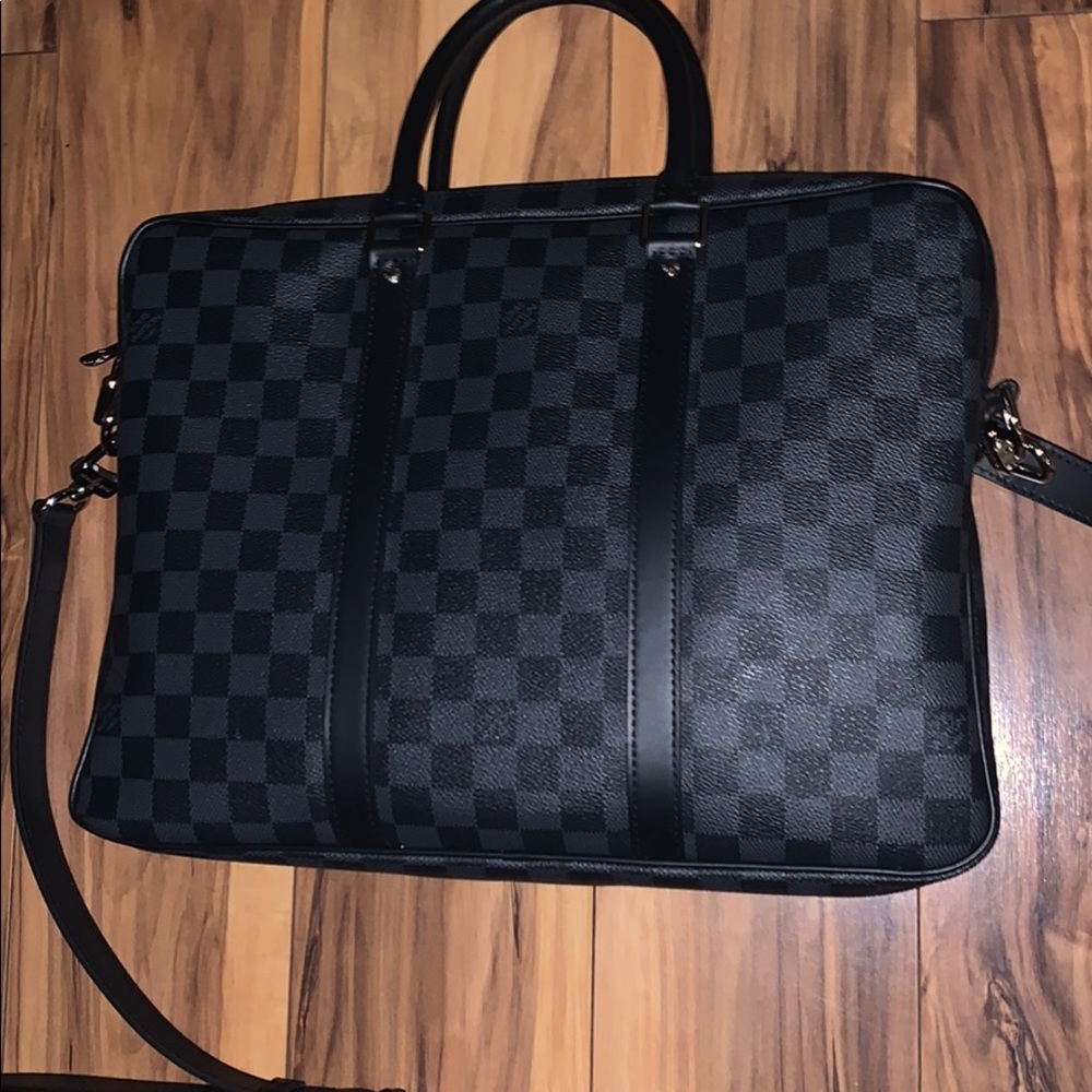 LV PORTE DOCUMENTS VOYAGE PM